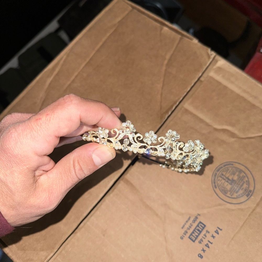 Sparkling Bridal Tiara - Picture 2 of 5